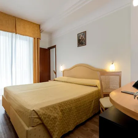 Astor Hotell 3*