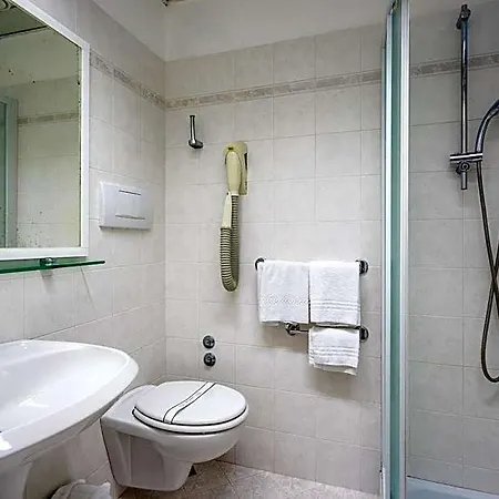 Astor 3*