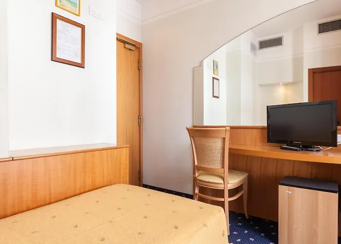 Astor 3* רימיני