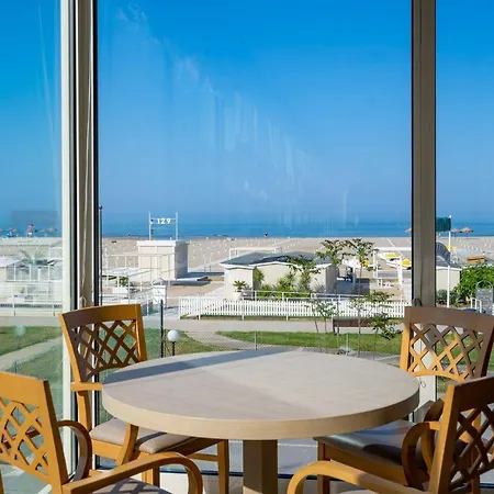 Astor 3*