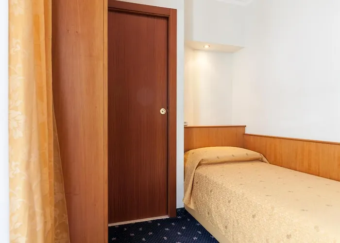 Astor 3*